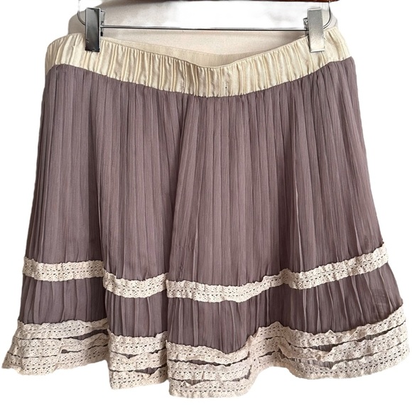 Très Bien USA Y2K Pleated Mini Skirt Lace Trim Romantic Cottagecore Kawaii Style - Picture 9 of 15
